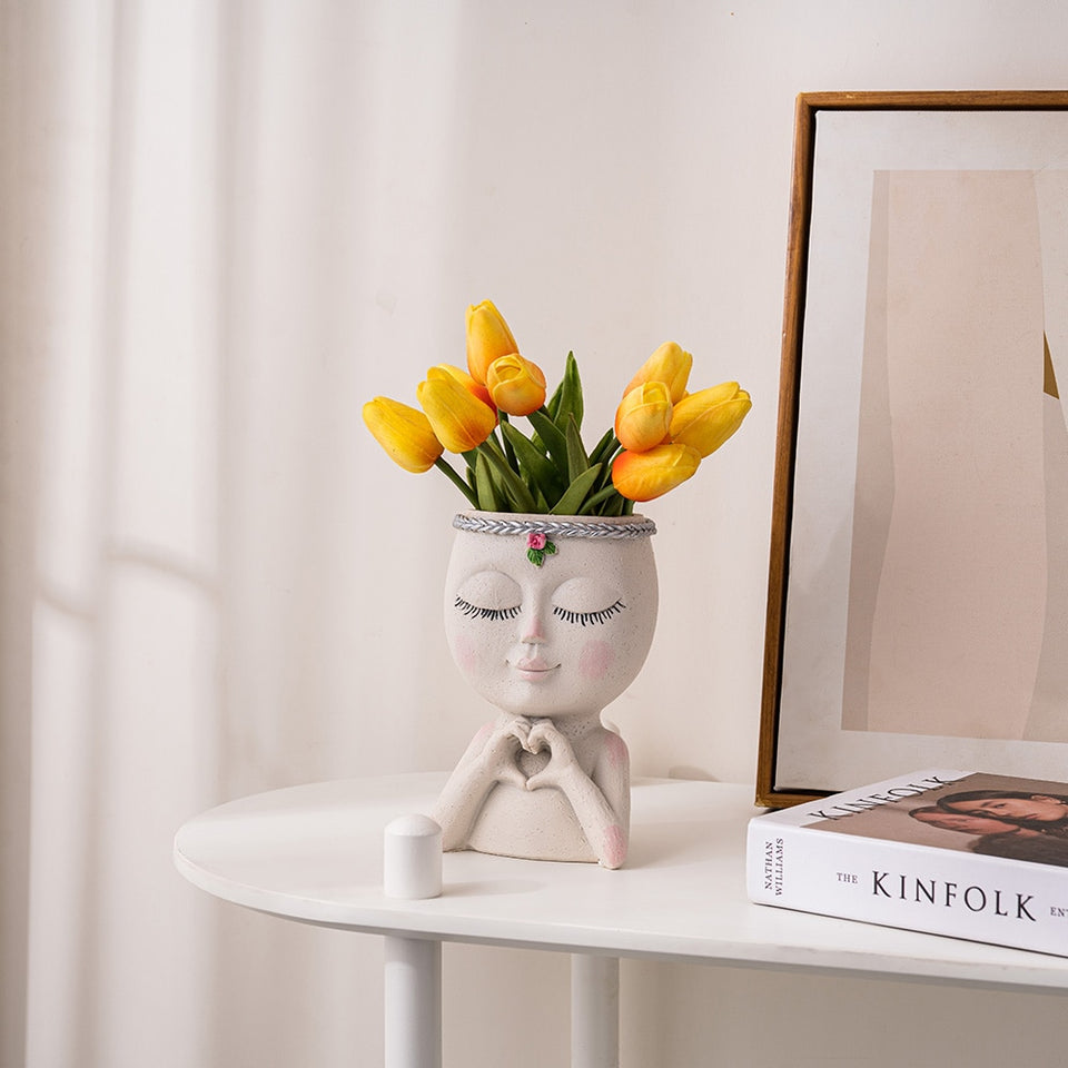 ELEGANT NORDIC LADY PLANTER